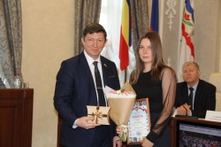 Сергей Ладанов наградил спортивных инструкторов за участие в городской Спартакиаде